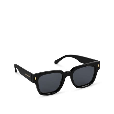 Products by Louis Vuitton: LV Escape Square Sunglasses.